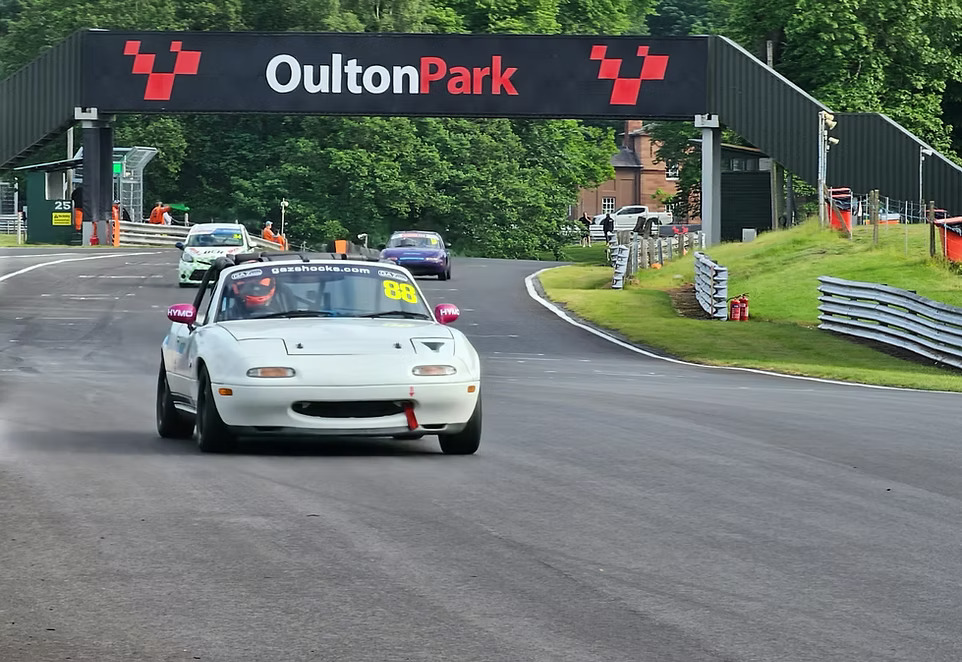 Green Genie MX-5 racing